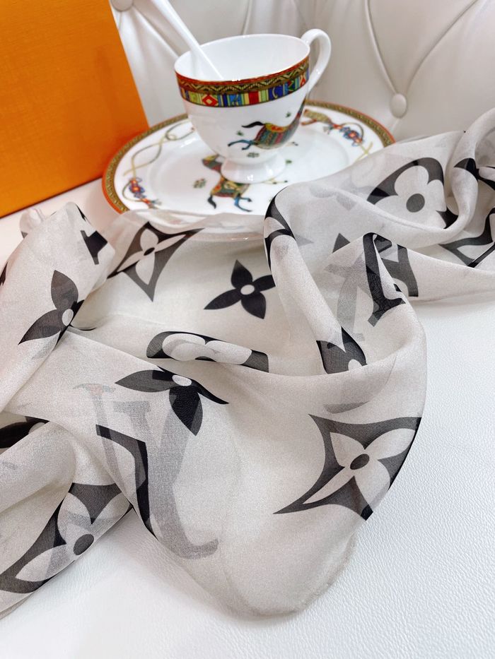 Louis Vuitton Scarf LVS00016